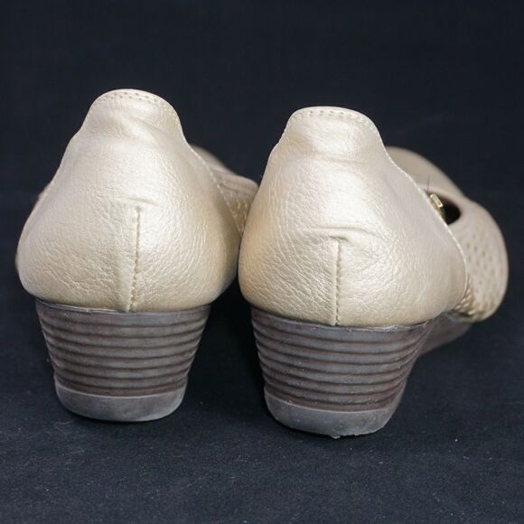 Santorini Gold Ballet Style Wedges, Size 38 - Picture 5 of 10